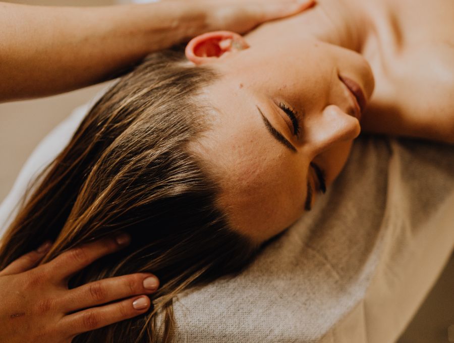 Kraniosakrální osteopatie – jemná práce s hlavou
